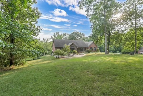$799,000 | 911 Stephen Drive, Clarksville, TN 37043