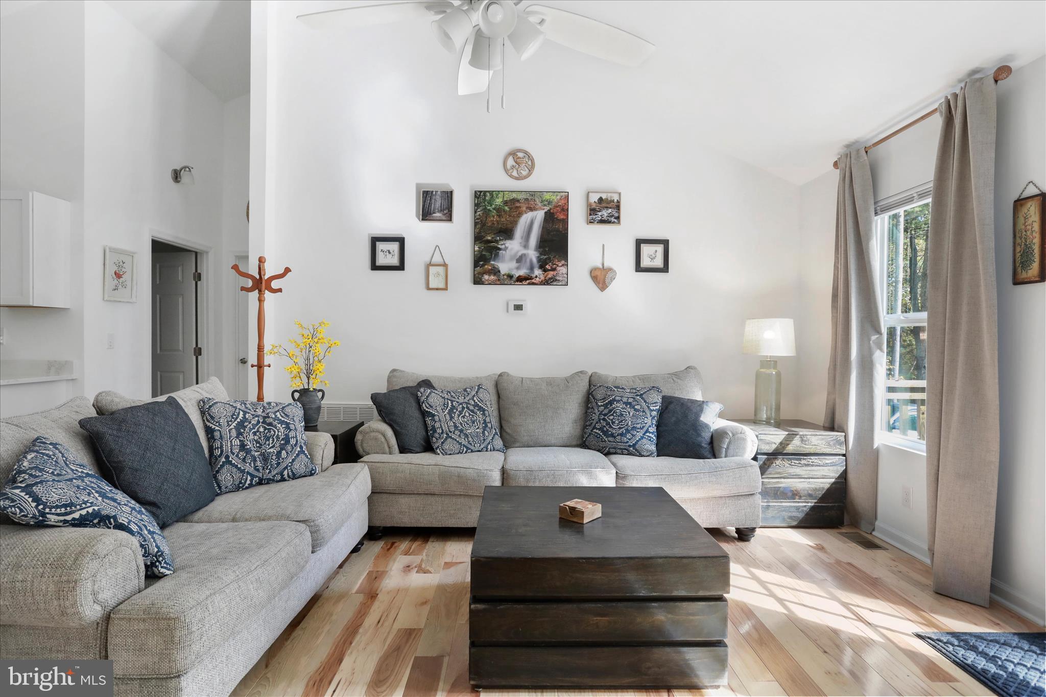 598 Crabapple Road Mount Jackson, VA 22842 - Photo 23 of 32 a living room with furniture and a couch