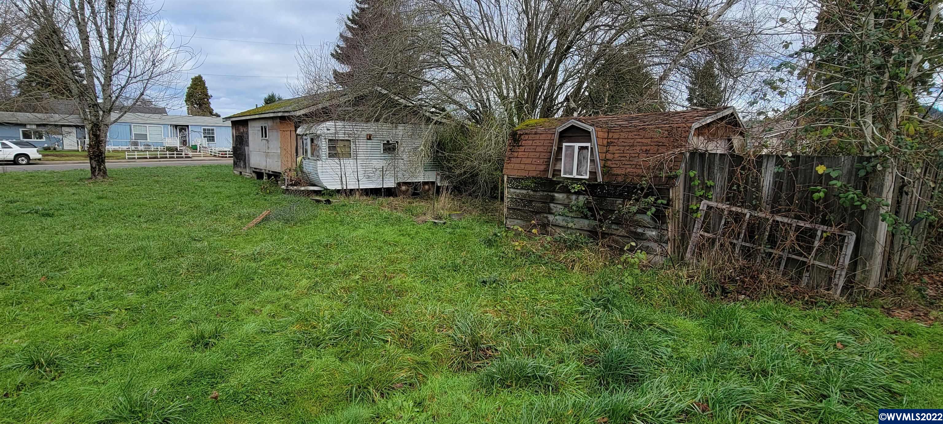 590 Walker Road Lebanon, OR 97355 - Photo 4 of 7 Gallery Image 4