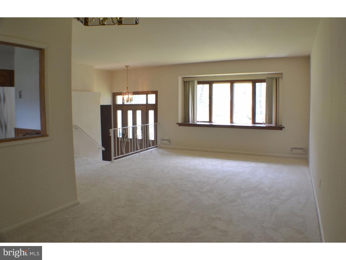 209 Downing Road Somerdale, NJ 08083 - Photo 8 of 11 Living Room