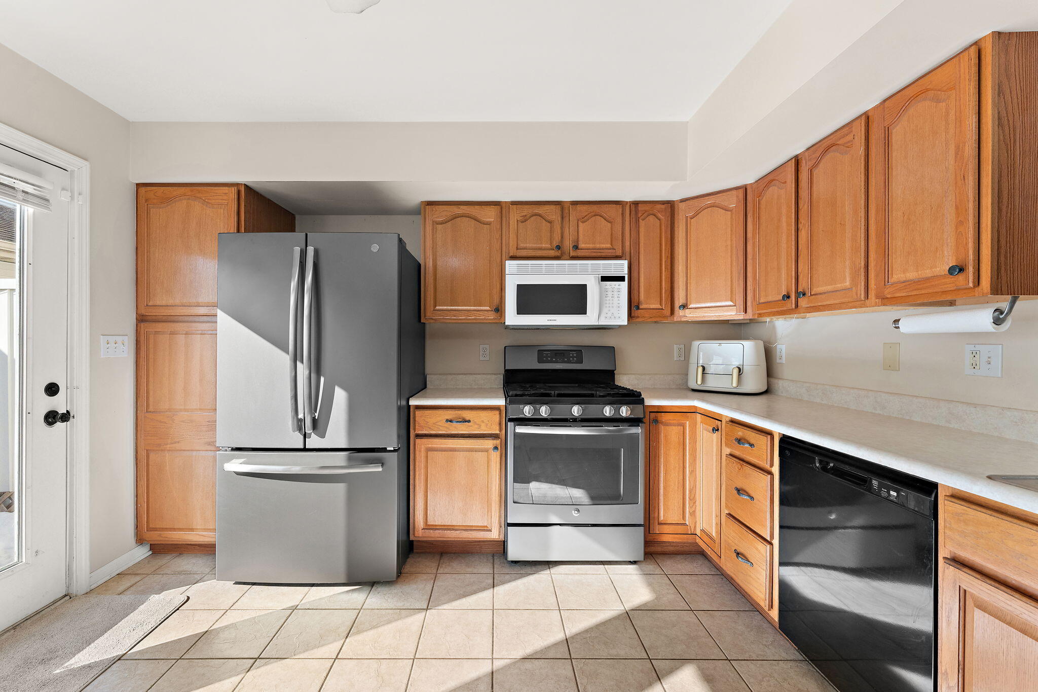 1823 Beech Court Crown Point, IN 46307 - Photo 7 of 19 2048x1365