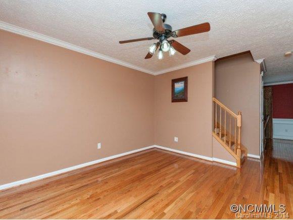 9 Bridgestone Road Swannanoa, NC 28778 - Photo 3 of 16 Gallery Image 3