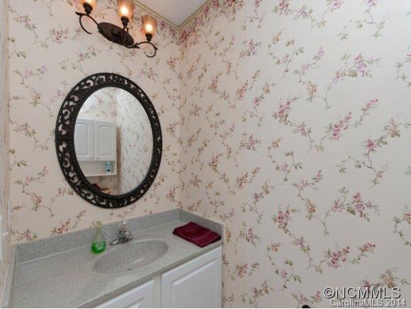 9 Bridgestone Road Swannanoa, NC 28778 - Photo 6 of 16 Gallery Image 6