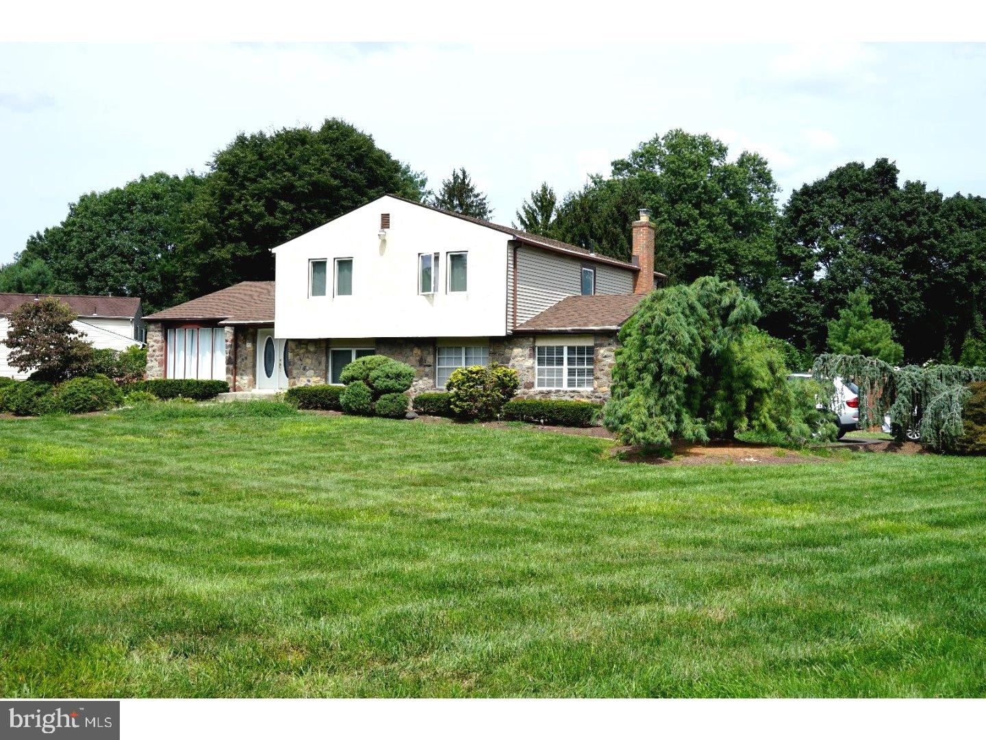 39 Tulip Road Holland, PA 18966 - Photo 1 of 18 Exterior Front