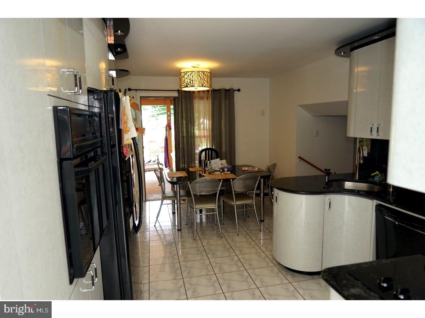 39 Tulip Road Holland, PA 18966 - Photo 6 of 18 Kitchen