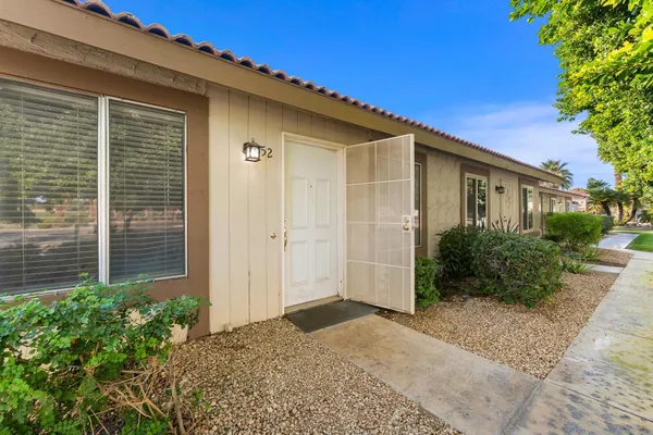 $1,900 | 82075 Country Club Drive, Unit 52, Indio, CA 92201