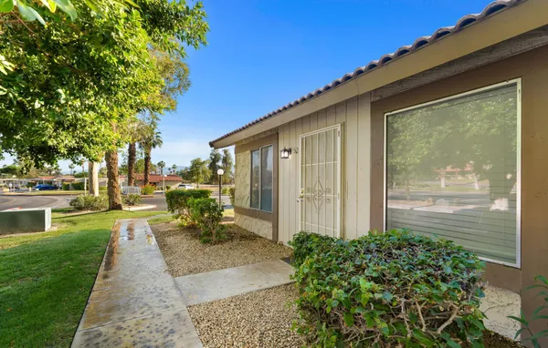 $1,900 | 82075 Country Club Drive, Unit 52, Indio, CA 92201