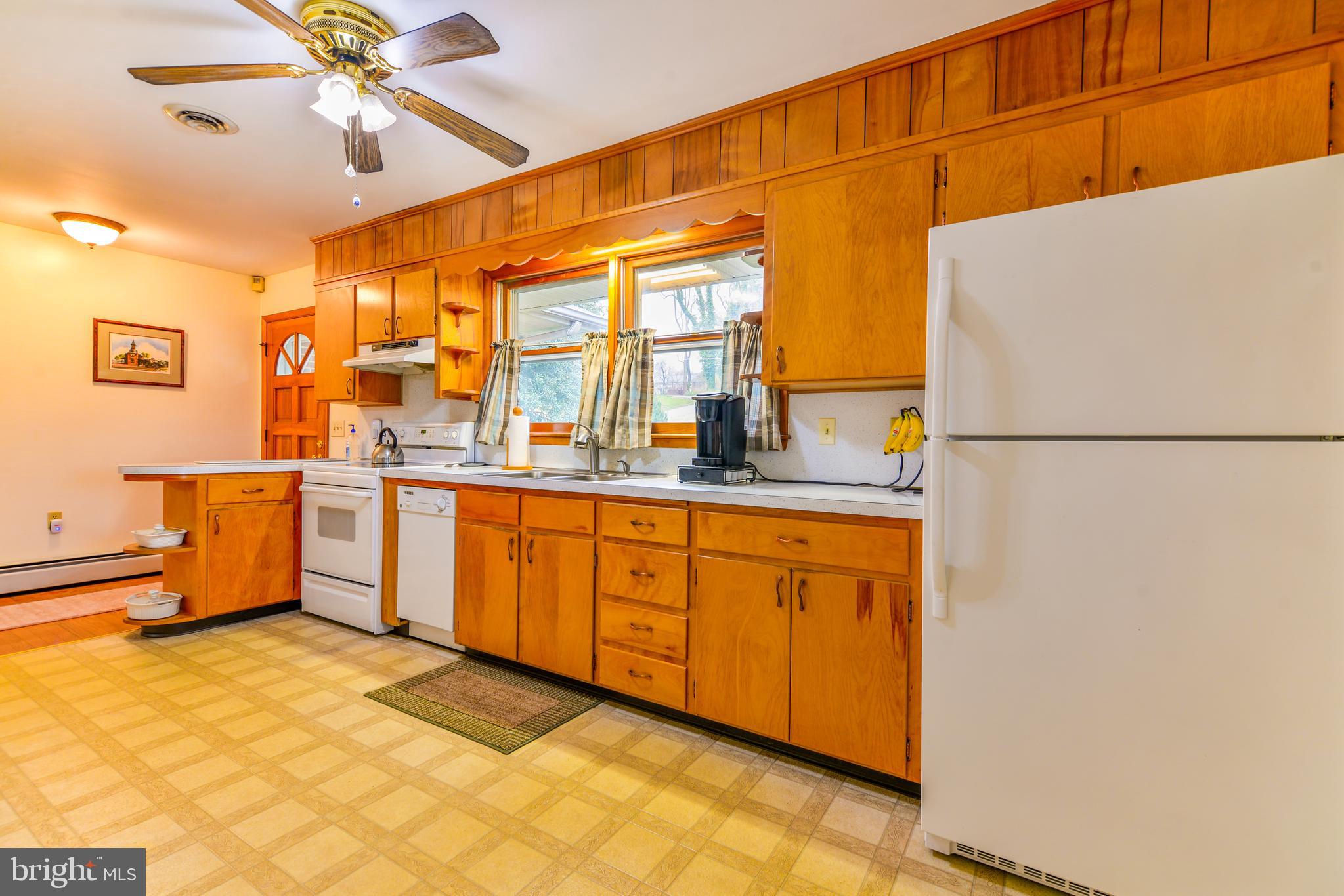 6914 North Clifton Road Frederick, MD 21702 - Photo 13 of 50 In great condition and ready for your p