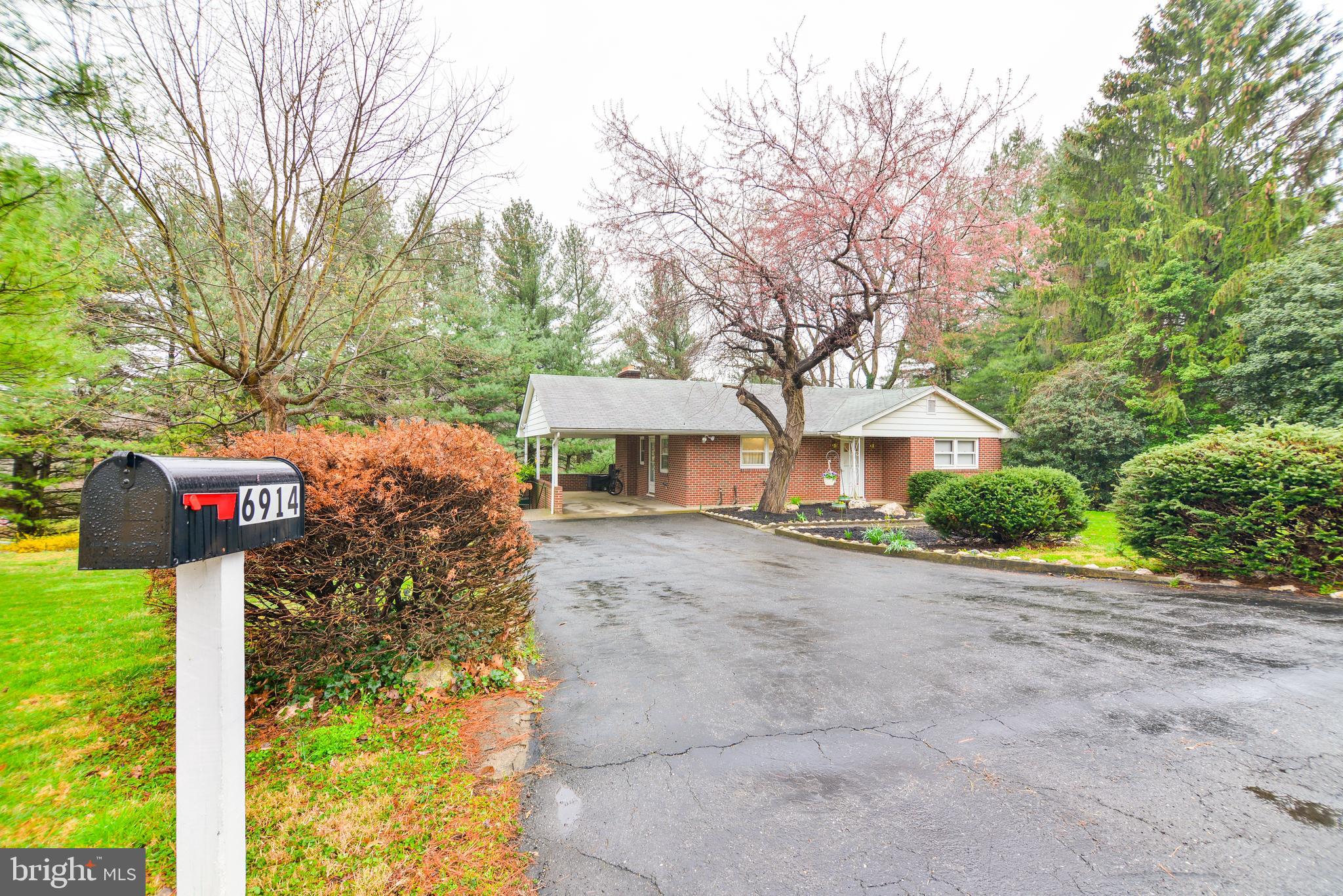 6914 North Clifton Road Frederick, MD 21702 - Photo 5 of 50 Large driveway with ample parking!