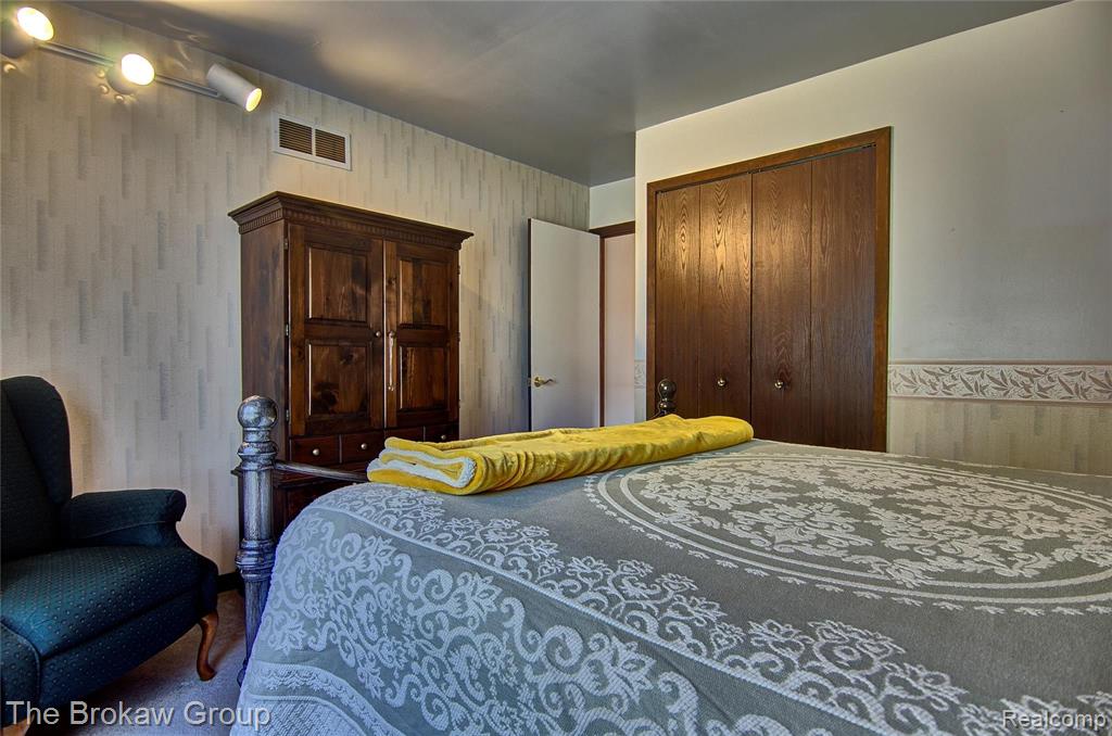 47363 Royal Road Macomb, MI 48044 - Photo 31 of 58