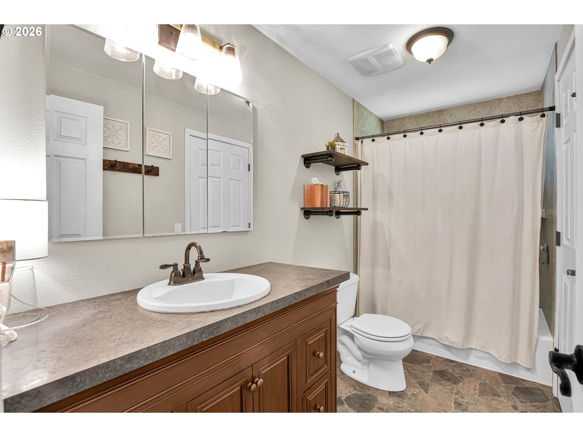 1334 Northeast 22nd Street Gresham, OR 97030 - Photo 13 of 34