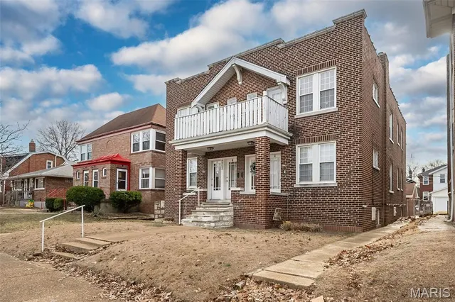 $900 | 4964 Pernod Avenue, Unit A, St. Louis, MO 63139