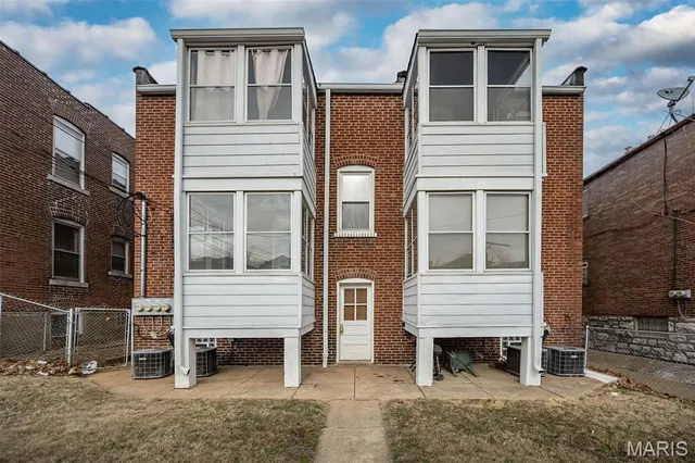 $900 | 4964 Pernod Avenue, Unit A, St. Louis, MO 63139