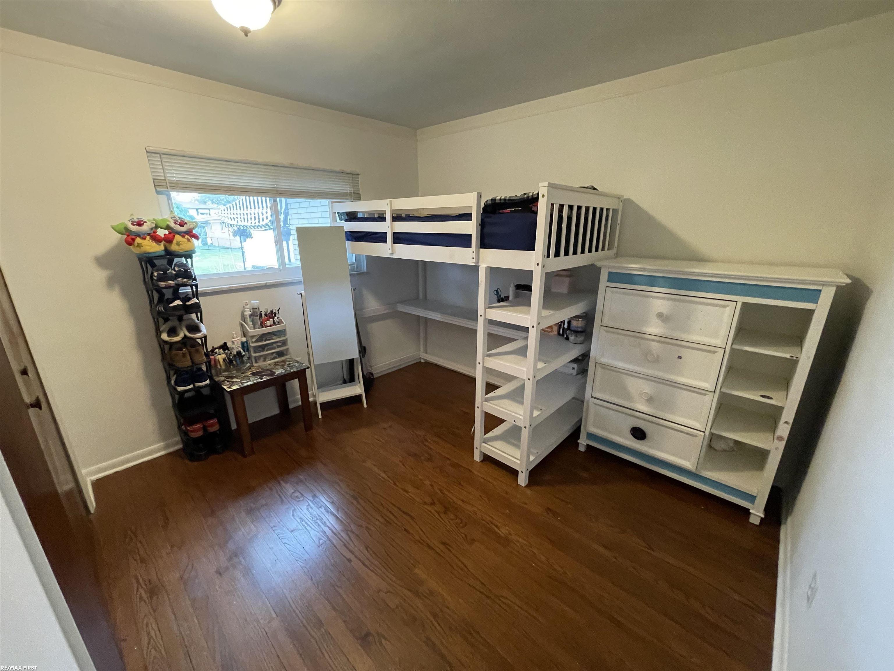 11485 Racine Road Warren, MI 48093 - Photo 13 of 17 50178904-bcb79fb6-c55b-4572-b87c-dc7b27ca257b.JPG