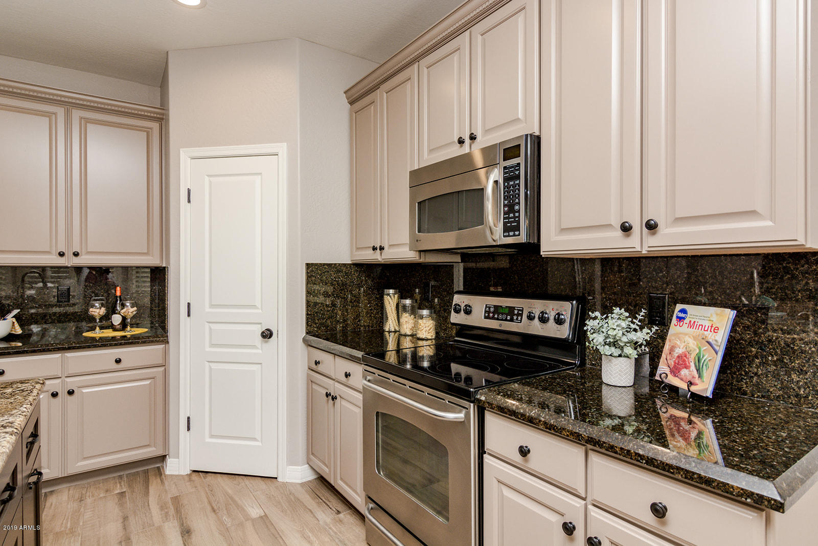 3253 East Blue Ridge Way Gilbert, AZ 85298 - Photo 11 of 32 Remodeled Kitchen