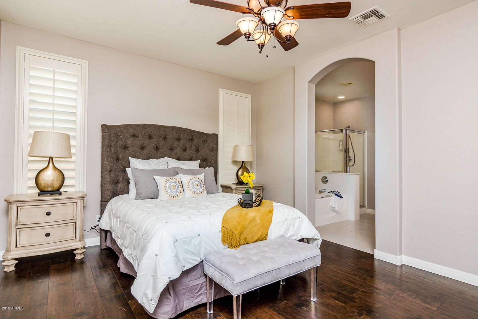 3253 East Blue Ridge Way Gilbert, AZ 85298 - Photo 18 of 32 Airy Master w/hardwood flooring