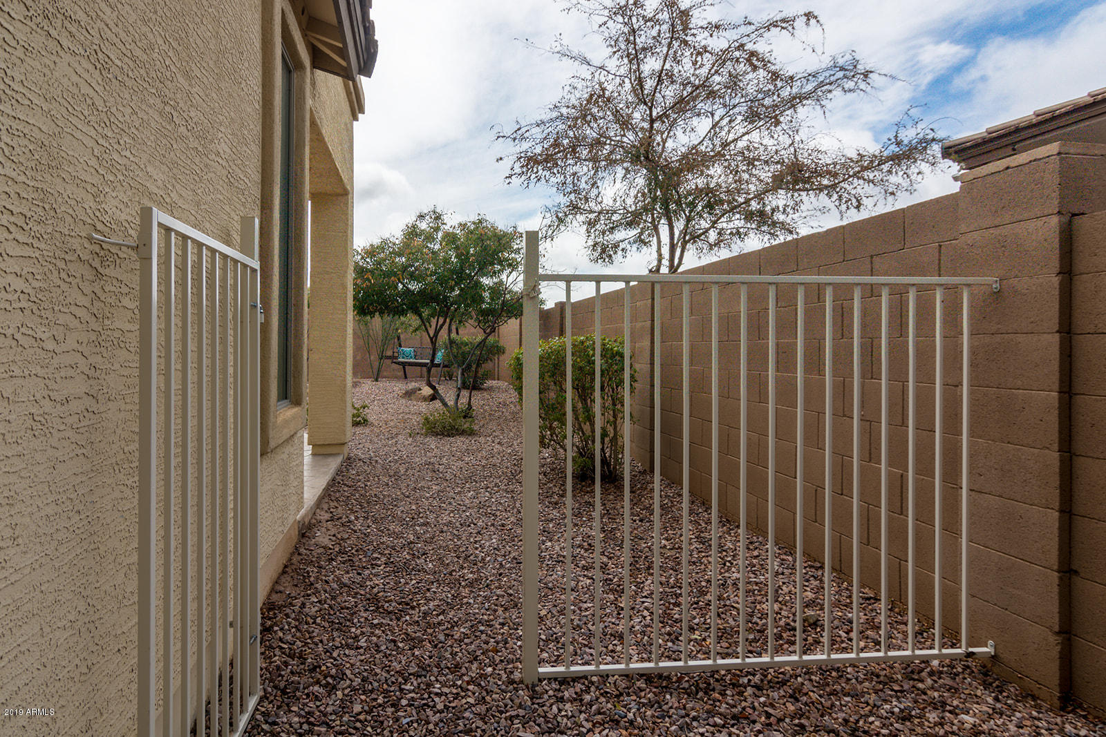 3253 East Blue Ridge Way Gilbert, AZ 85298 - Photo 29 of 32 Large Side Yard with Dog Run
