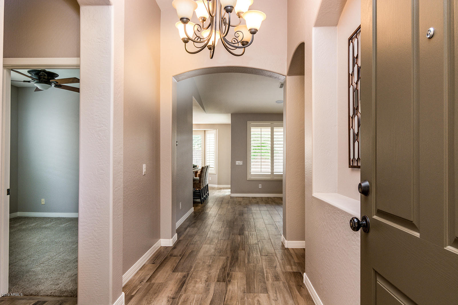 3253 East Blue Ridge Way Gilbert, AZ 85298 - Photo 5 of 32 Grand Entrance!