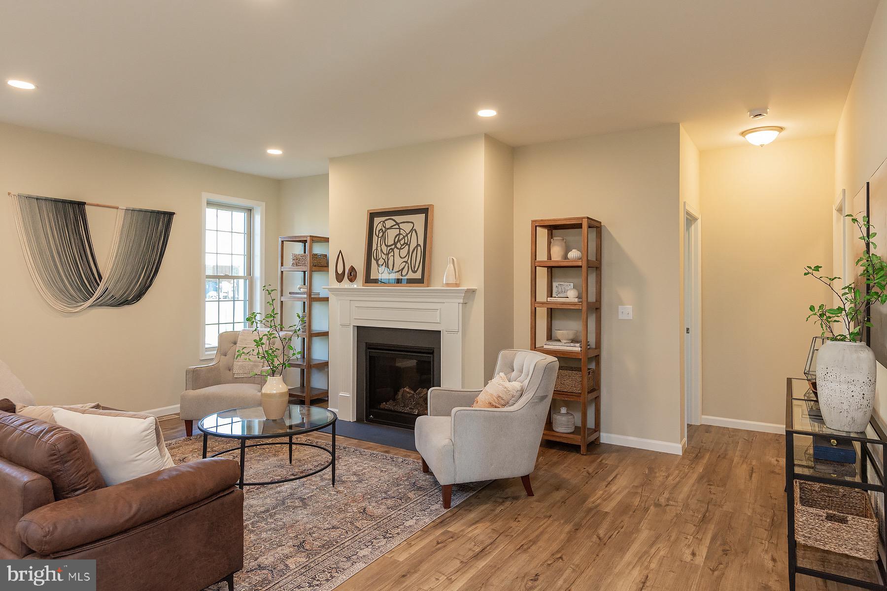 610 Greenbriar Path Cochranville, PA 19330 - Photo 2 of 37 Living room