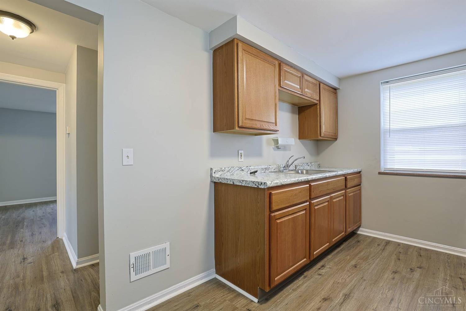 6800 Cheviot Road Cincinnati, OH 45247 - Photo 11 of 35