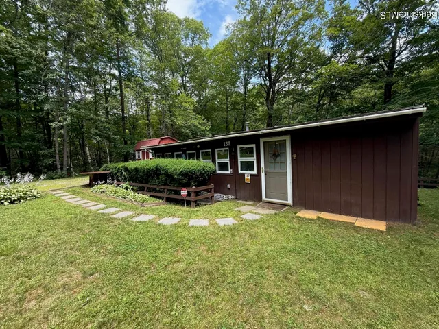 $164,000 | 137 Sherwood Drive, Becket, MA 01223
