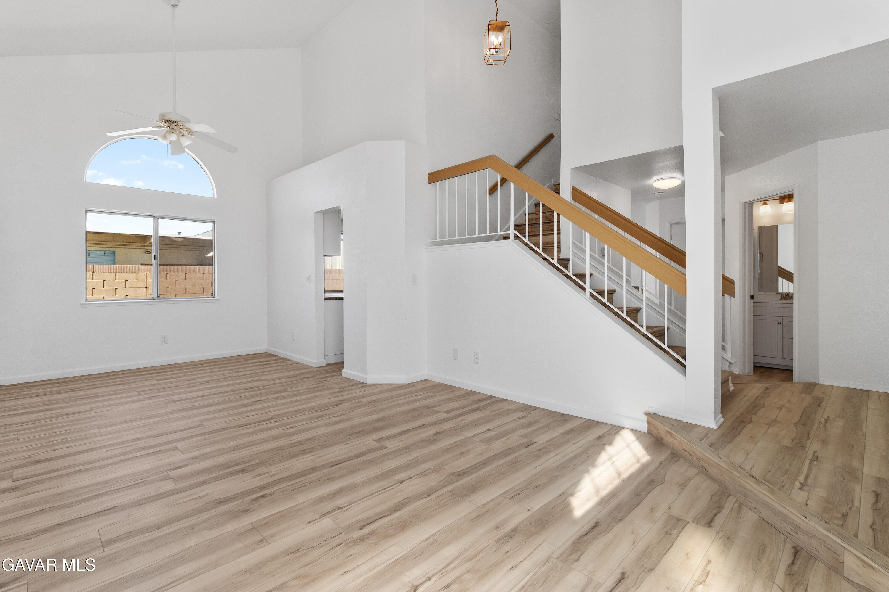 45221 Calico Street Lancaster, CA 93535 - Photo 13 of 38 Living room-1