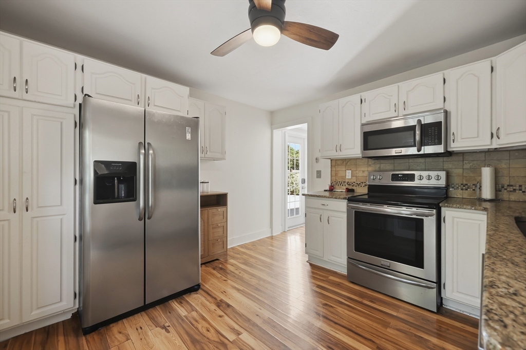 346 Oak Street Clinton, MA 01510 - Photo 4 of 23