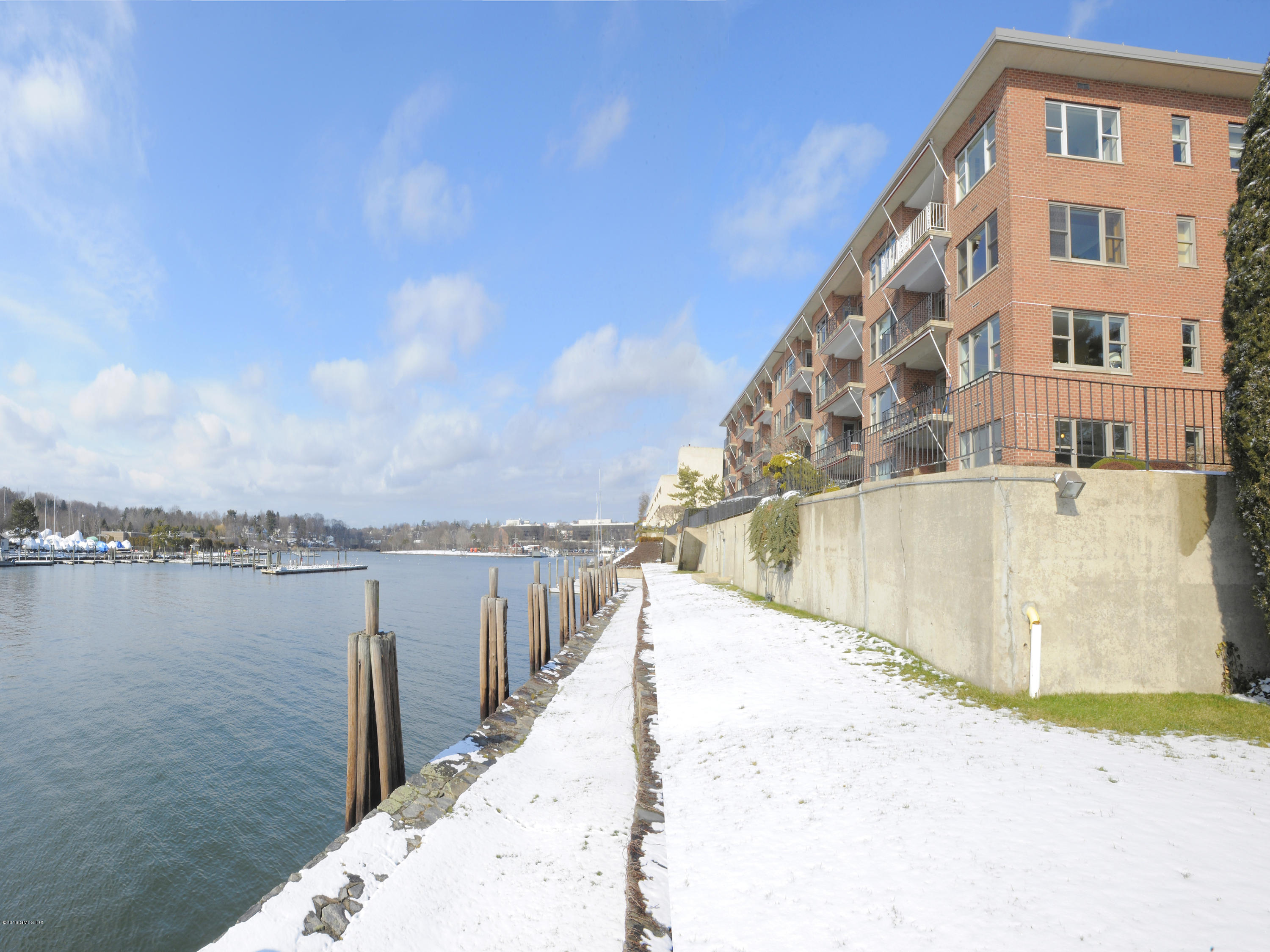 630 Steamboat Road, Unit 4D Greenwich, CT 06830 - Photo 4 of 11 a view of balcony with ocean