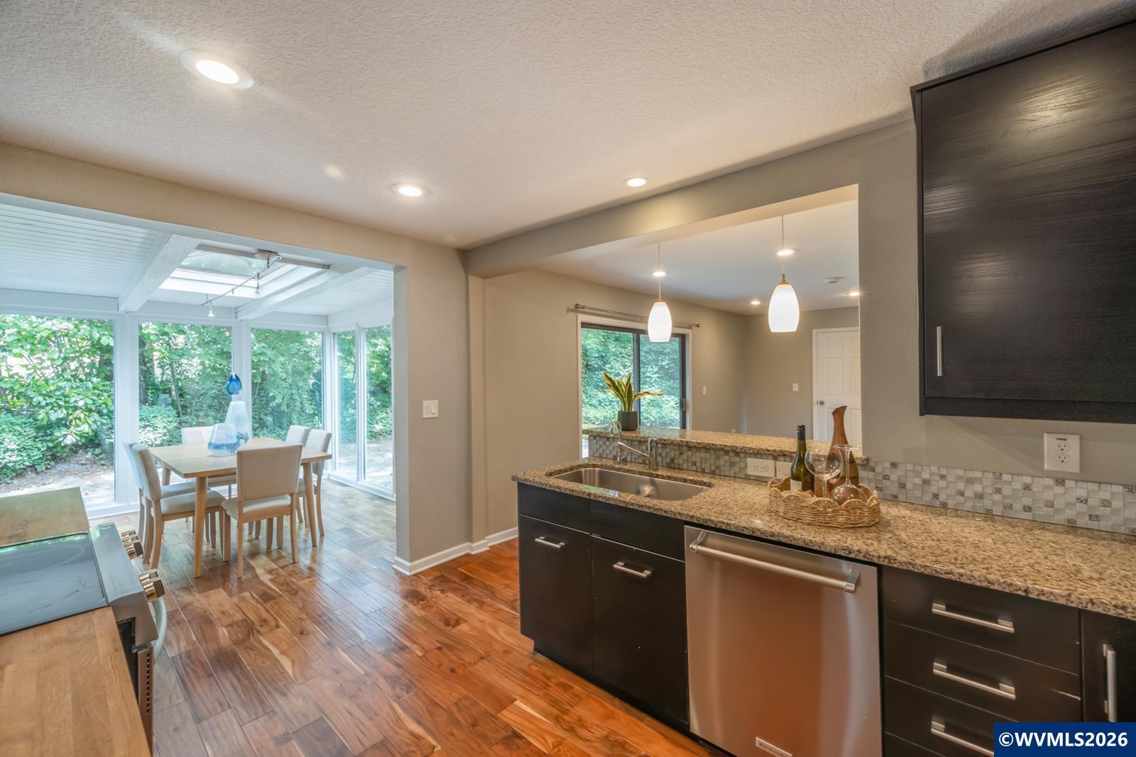 10165 Southwest Walker Road Beaverton, OR 97005 - Photo 10 of 35