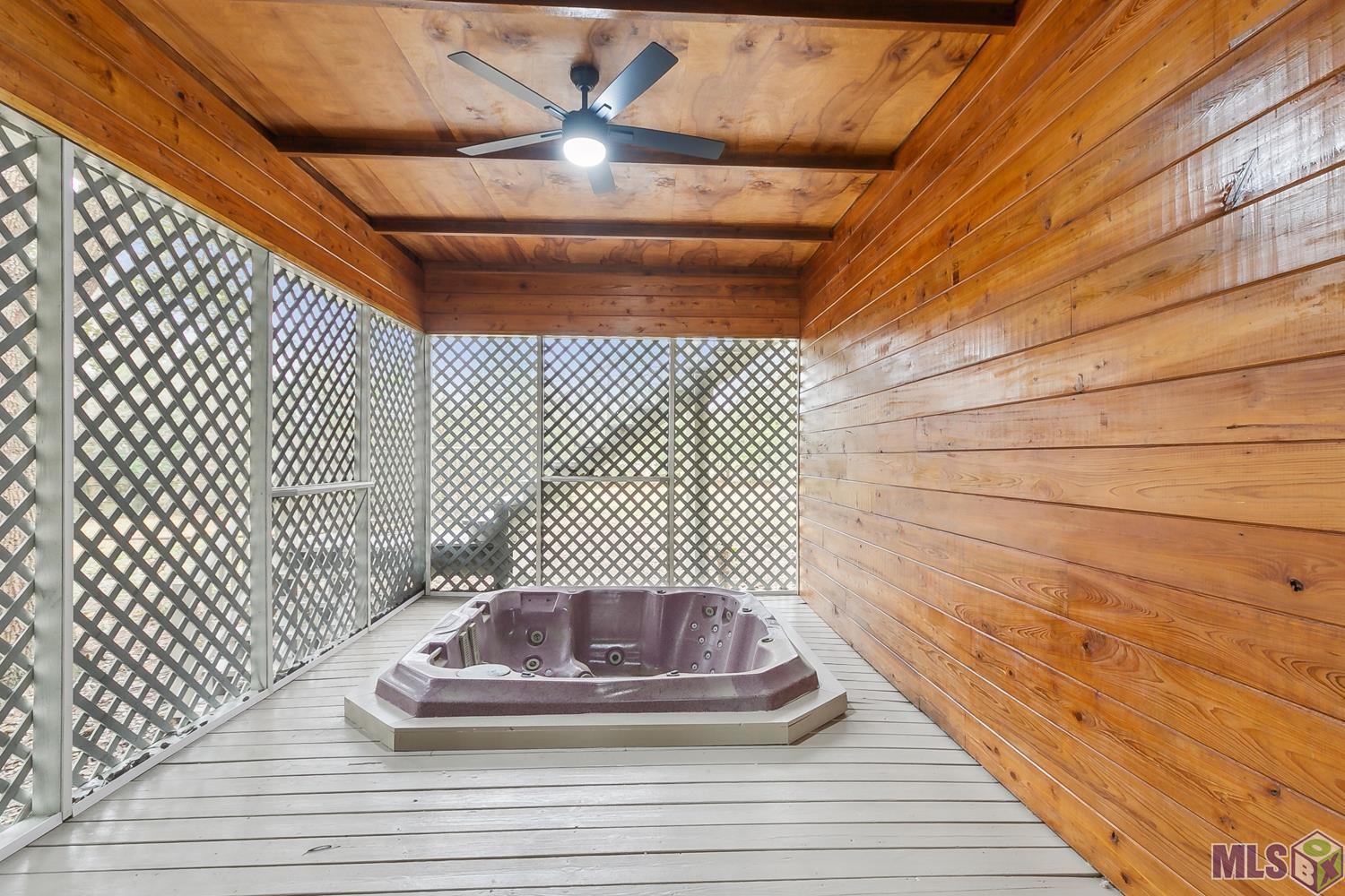 10834 Cloverleaf Drive Denham Springs, LA 70706 - Photo 19 of 23