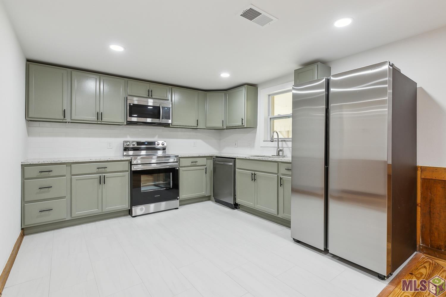 10834 Cloverleaf Drive Denham Springs, LA 70706 - Photo 5 of 23