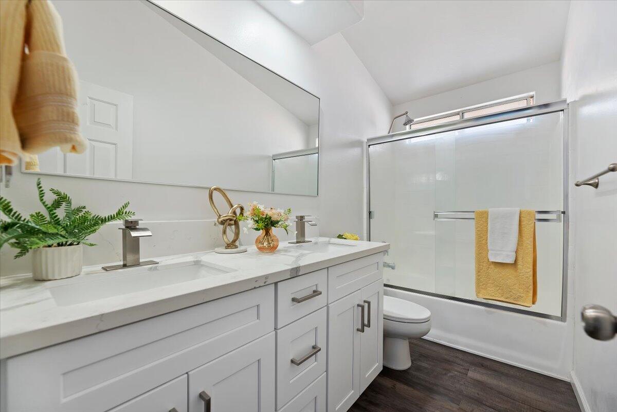 68635 Panorama Road Cathedral City, CA 92234 - Photo 43 of 58 38-Bathroom