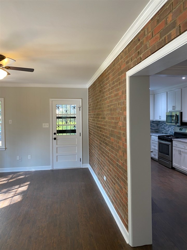 1119 Colonial Road Memphis, TN 38117 - Photo 11 of 12