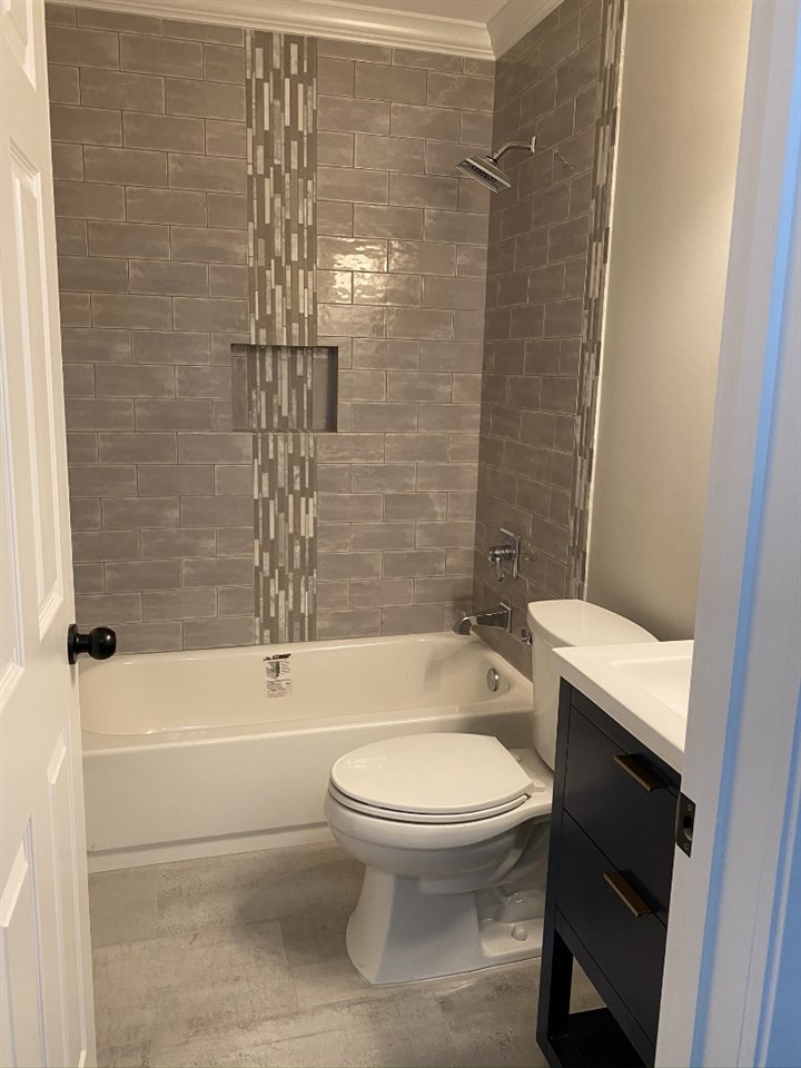1119 Colonial Road Memphis, TN 38117 - Photo 3 of 12