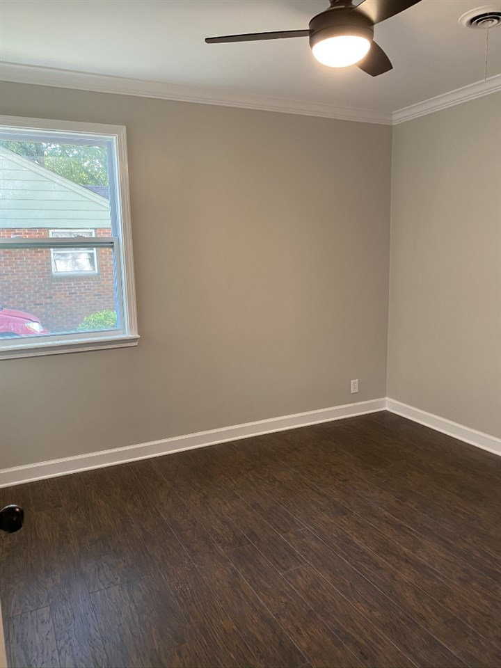 1119 Colonial Road Memphis, TN 38117 - Photo 5 of 12