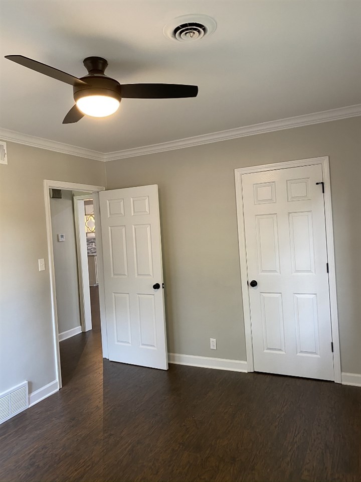 1119 Colonial Road Memphis, TN 38117 - Photo 6 of 12