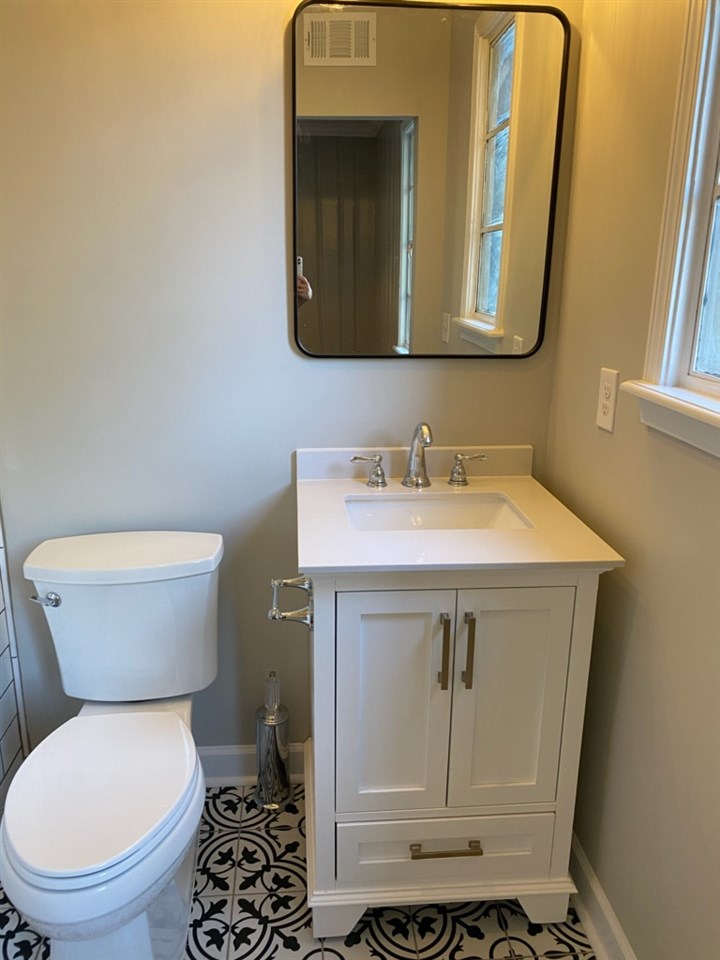 1119 Colonial Road Memphis, TN 38117 - Photo 9 of 12