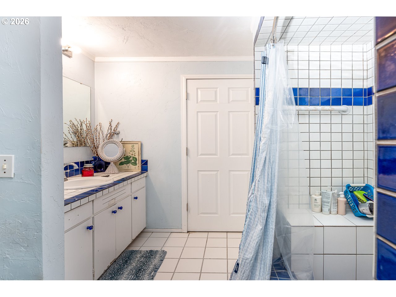 885 66th Street Springfield, OR 97478 - Photo 23 of 28 Bathroom