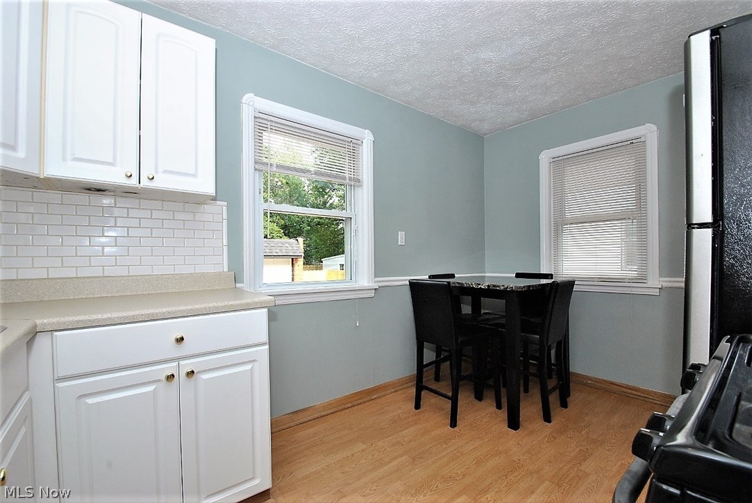 1567 Winchester Road Lyndhurst, OH 44124 - Photo 4 of 21