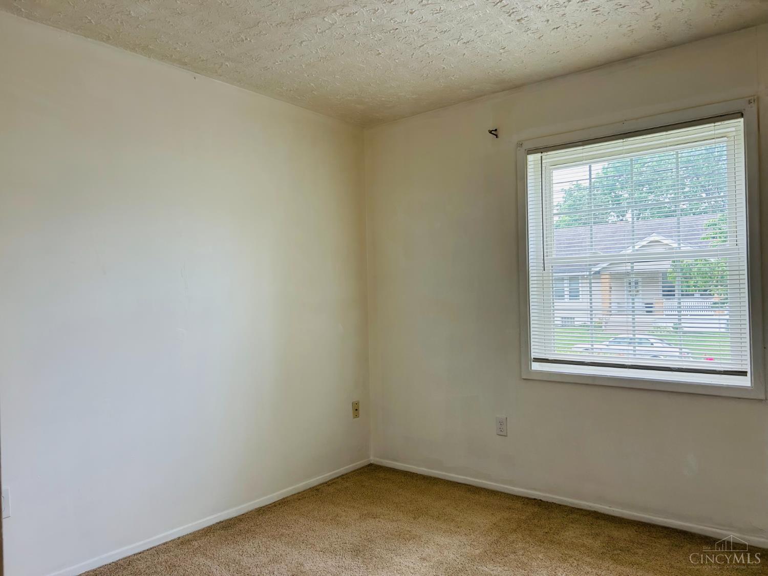 3744 Dina Avenue Cincinnati, OH 45211 - Photo 5 of 15