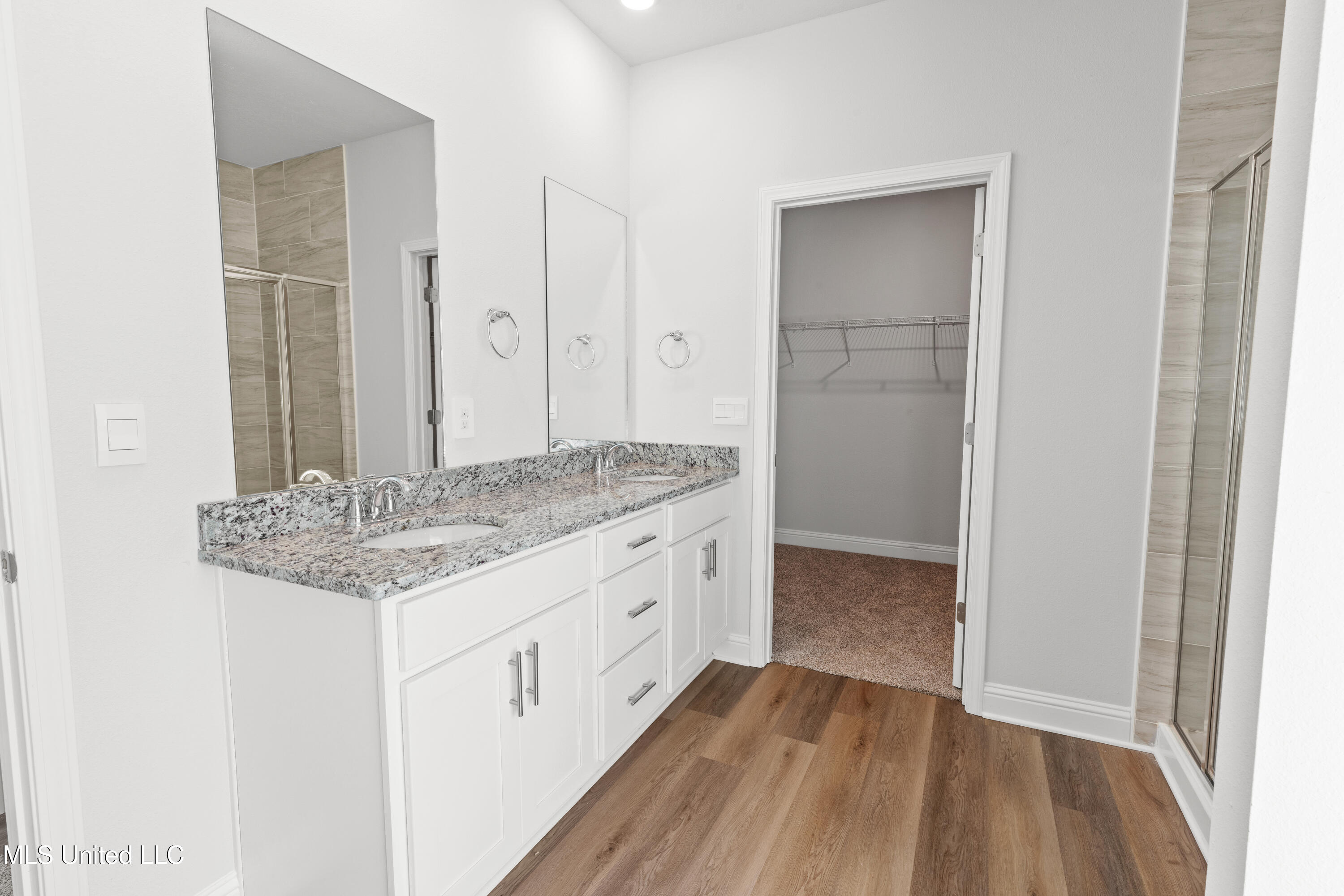 16160 Blue Rdg Drive Gulfport, MS 39503 - Photo 16 of 33 Primary Bath