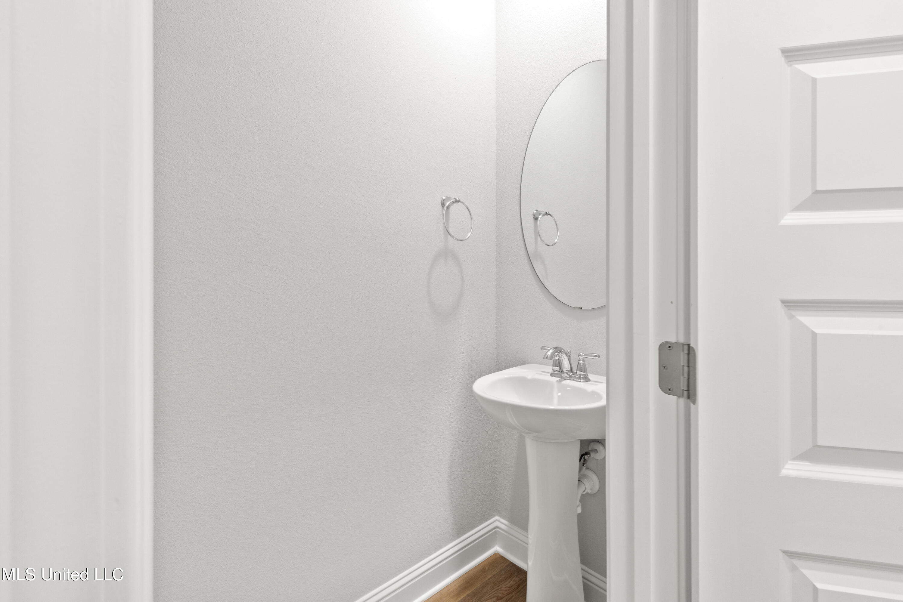 16160 Blue Rdg Drive Gulfport, MS 39503 - Photo 30 of 33 Half Bathroom