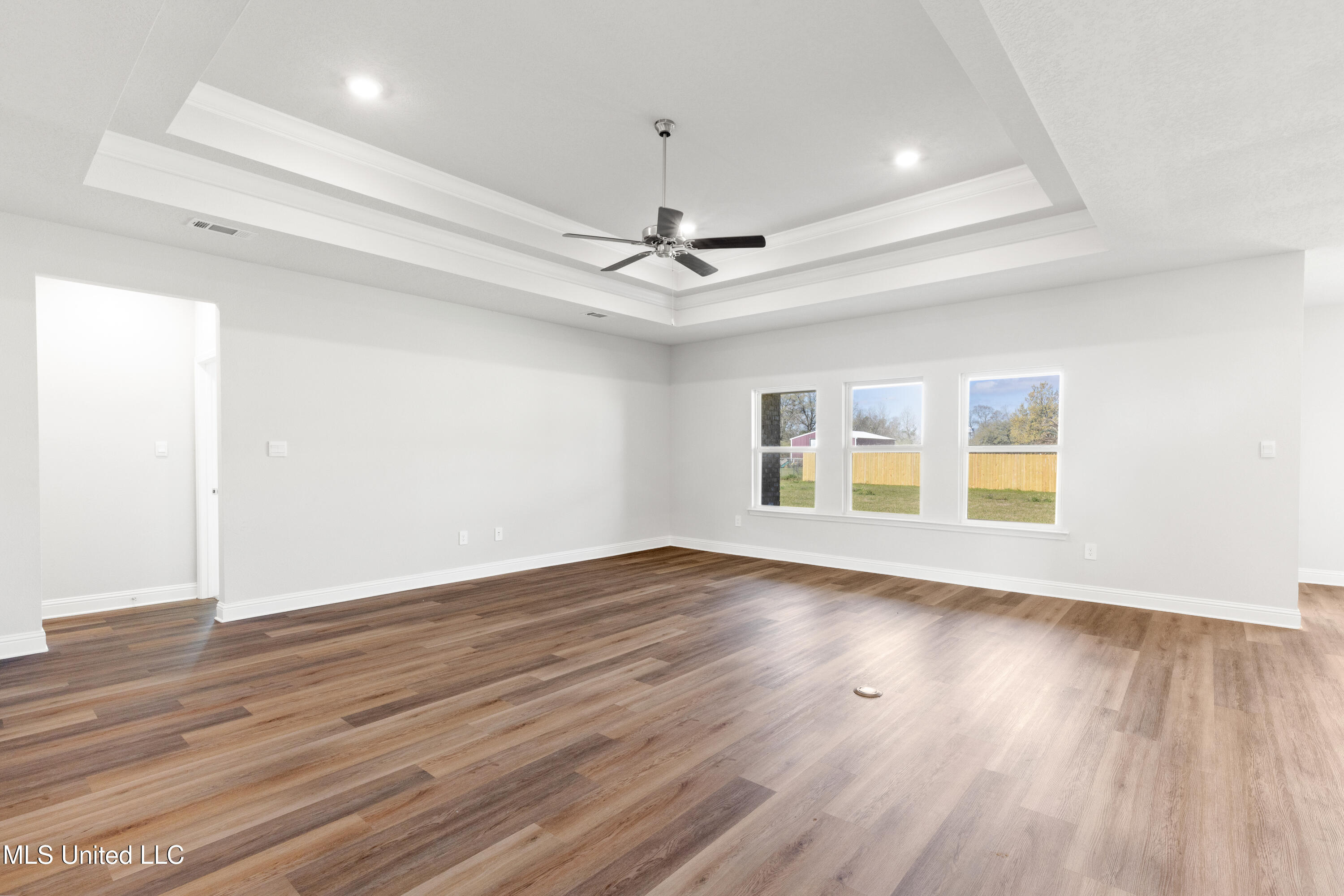 16160 Blue Rdg Drive Gulfport, MS 39503 - Photo 3 of 33 Living Area