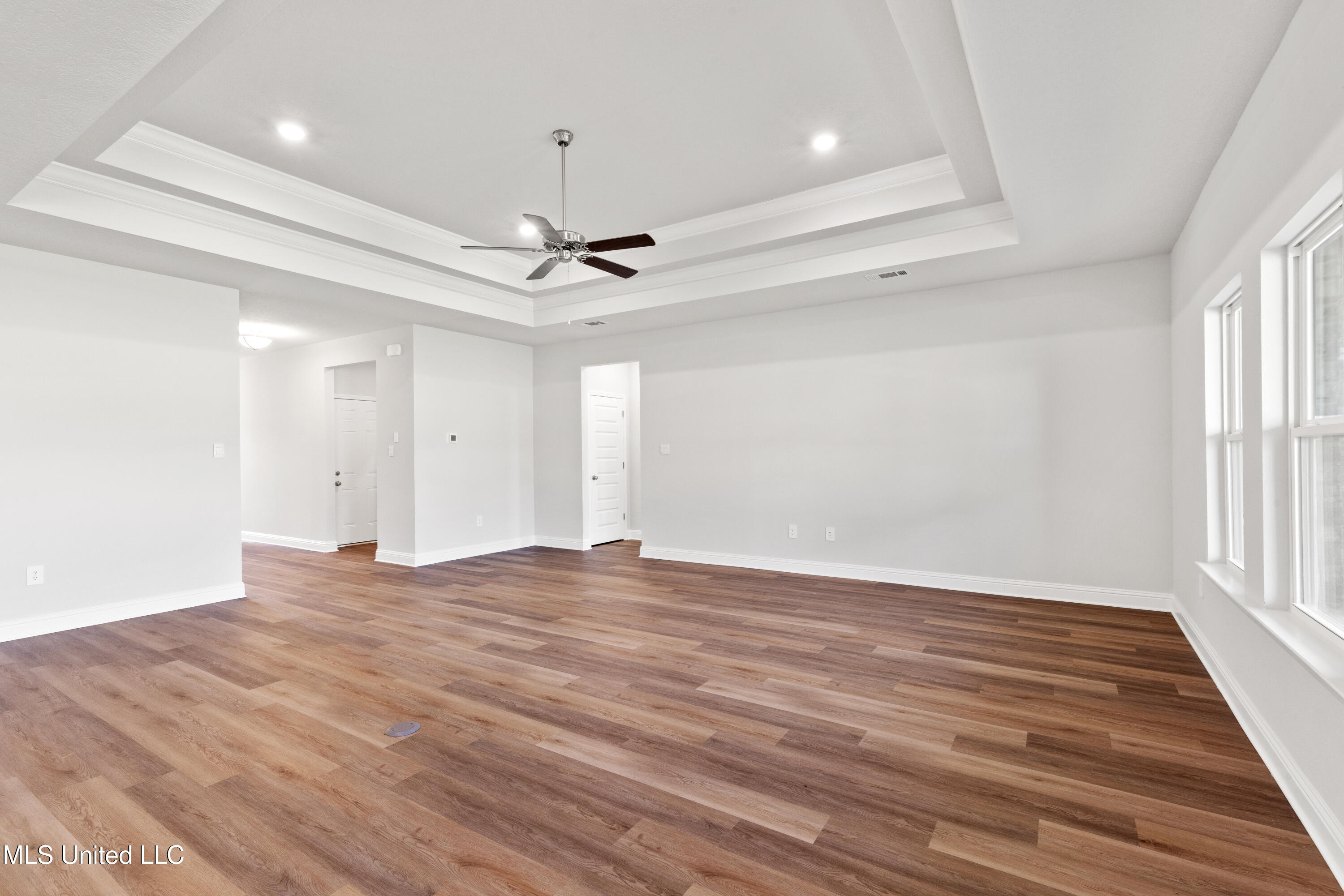 16160 Blue Rdg Drive Gulfport, MS 39503 - Photo 4 of 33 Living Area