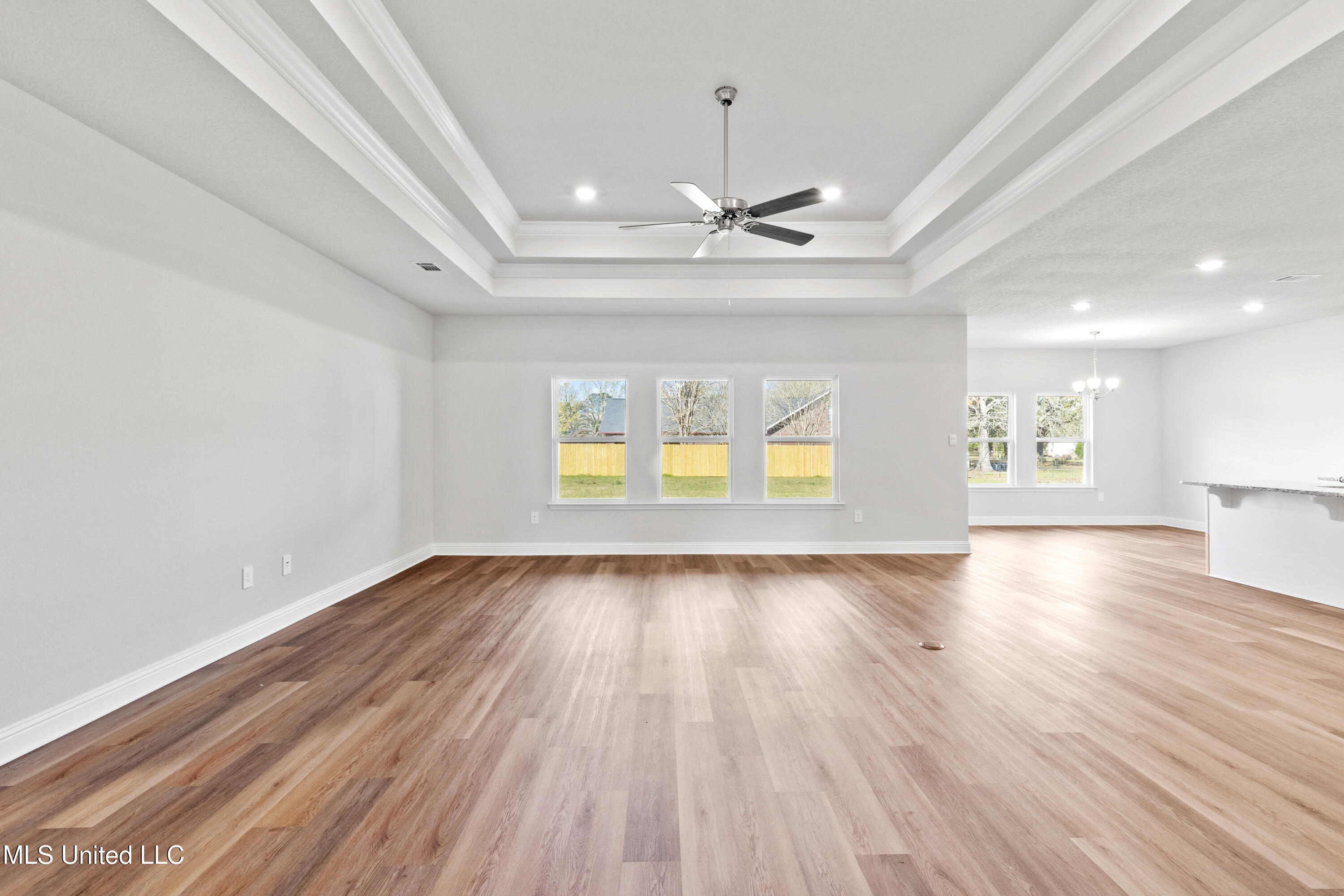 16160 Blue Rdg Drive Gulfport, MS 39503 - Photo 6 of 33 Living Area