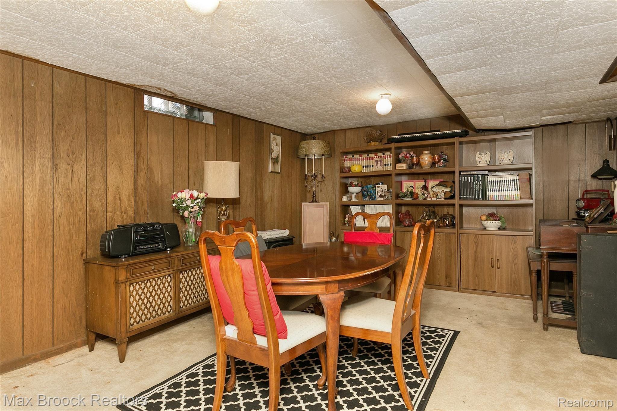 19152 Rensellor Street Livonia, MI 48152 - Photo 20 of 25 Rensellor-19.jpg