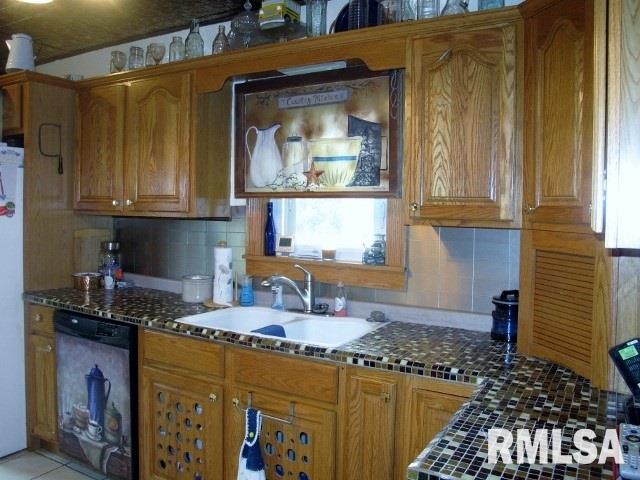 1409 Springfield Road East Peoria, IL 61611 - Photo 8 of 23 Gallery Image 8