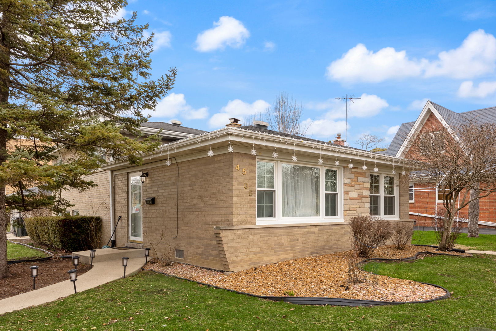 4506 Custer Avenue Brookfield, IL 60513 - Photo 2 of 23