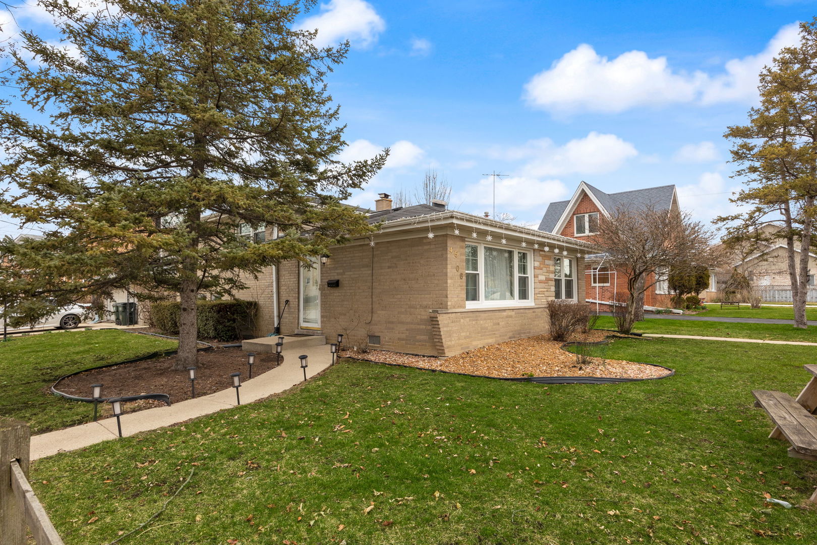 4506 Custer Avenue Brookfield, IL 60513 - Photo 4 of 23