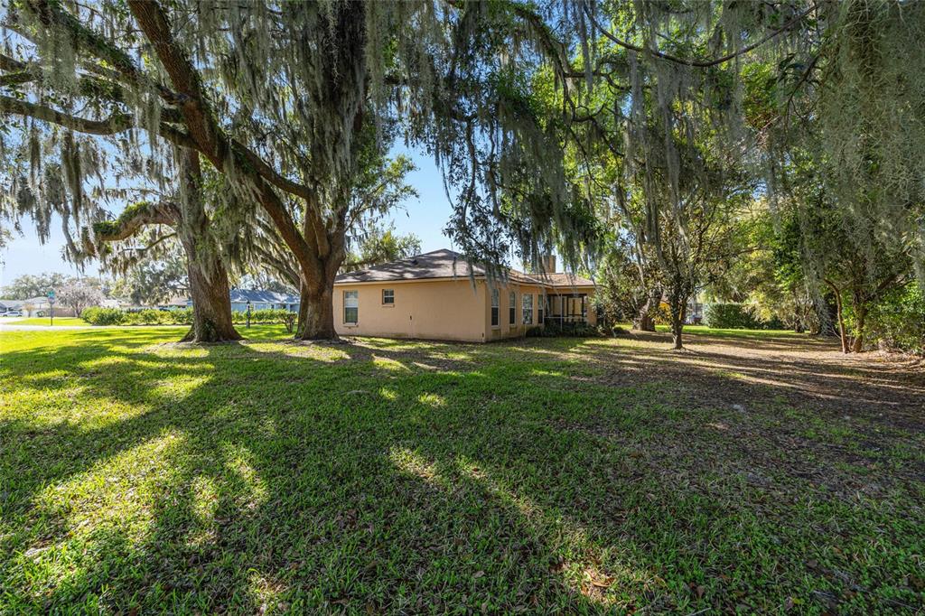 10090 Southwest 78th Court Ocala, FL 34476 - Photo 4 of 52